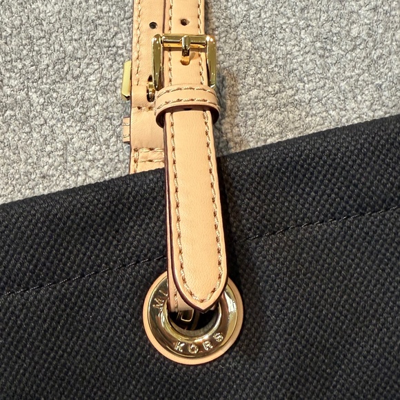 MK bag,Black thick material, leather straps. - Picture 10 of 11